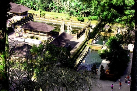 Храм Тирта Эмпул на острове Бали