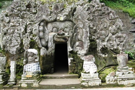Пещеры Гоа Гаджа в Бали