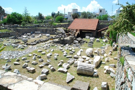 Руины гробницы Мавсола в Бодруме