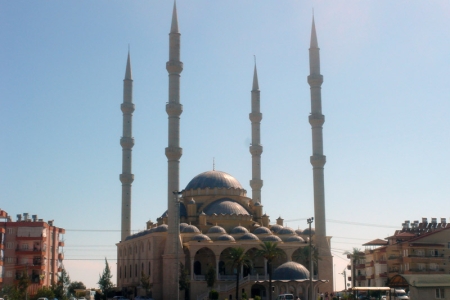 Мечеть Kulliye Camii в Сиде