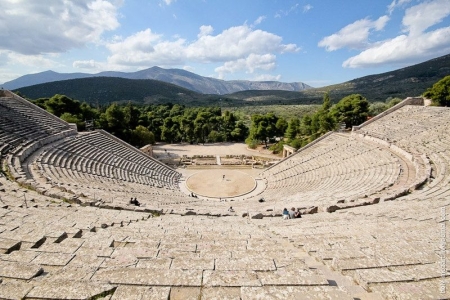 Античный театр в Эпидавре на Пелопоннесе